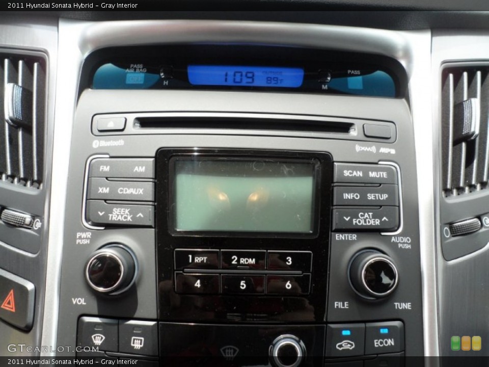 Gray Interior Controls for the 2011 Hyundai Sonata Hybrid #51646483