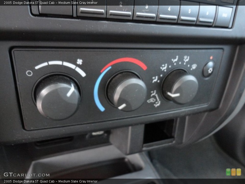 Medium Slate Gray Interior Controls for the 2005 Dodge Dakota ST Quad Cab #51662314
