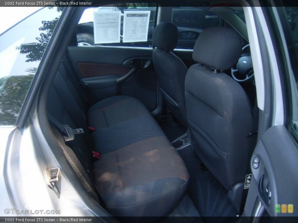 Black/Red Interior Photo for the 2002 Ford Focus ZTS Sedan #51663601