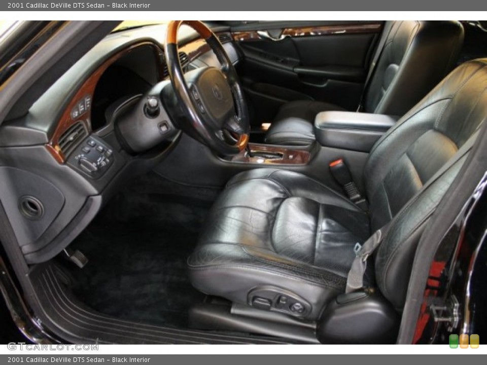 Black Interior Photo for the 2001 Cadillac DeVille DTS Sedan #51665608