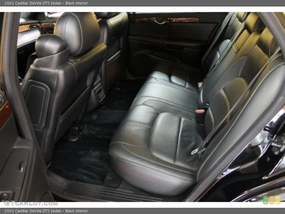 Black Interior Photo for the 2001 Cadillac DeVille DTS Sedan #51665623