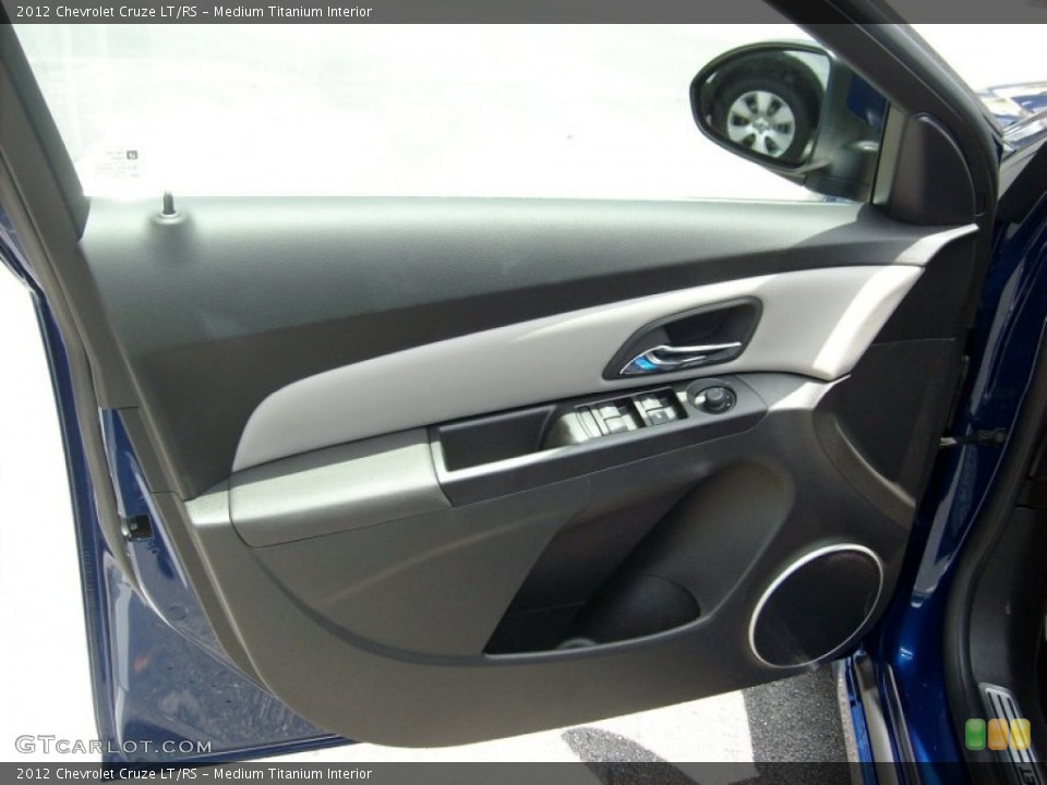 Medium Titanium Interior Door Panel for the 2012 Chevrolet Cruze LT/RS #51674214