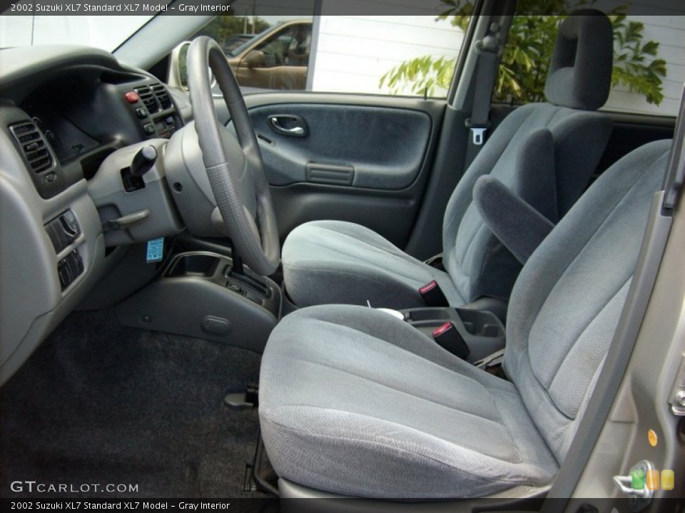 Gray 2002 Suzuki XL7 Interiors