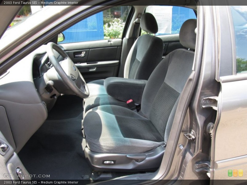 Medium Graphite Interior Photo for the 2003 Ford Taurus SES #51681387