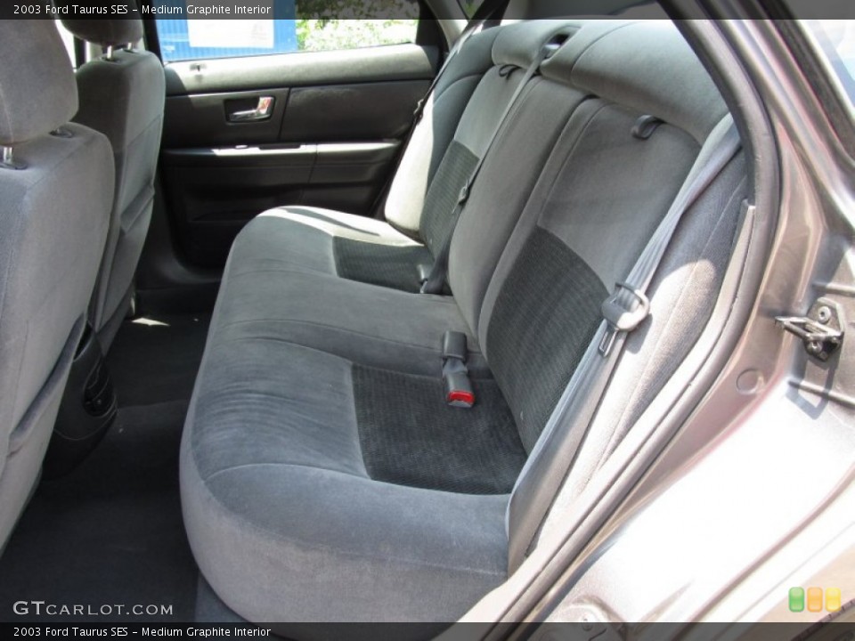 Medium Graphite Interior Photo for the 2003 Ford Taurus SES #51681402