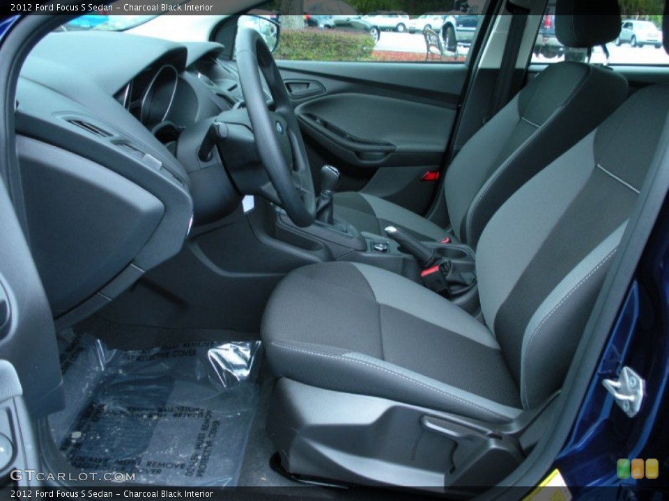 Charcoal Black Interior Photo for the 2012 Ford Focus S Sedan #51686379