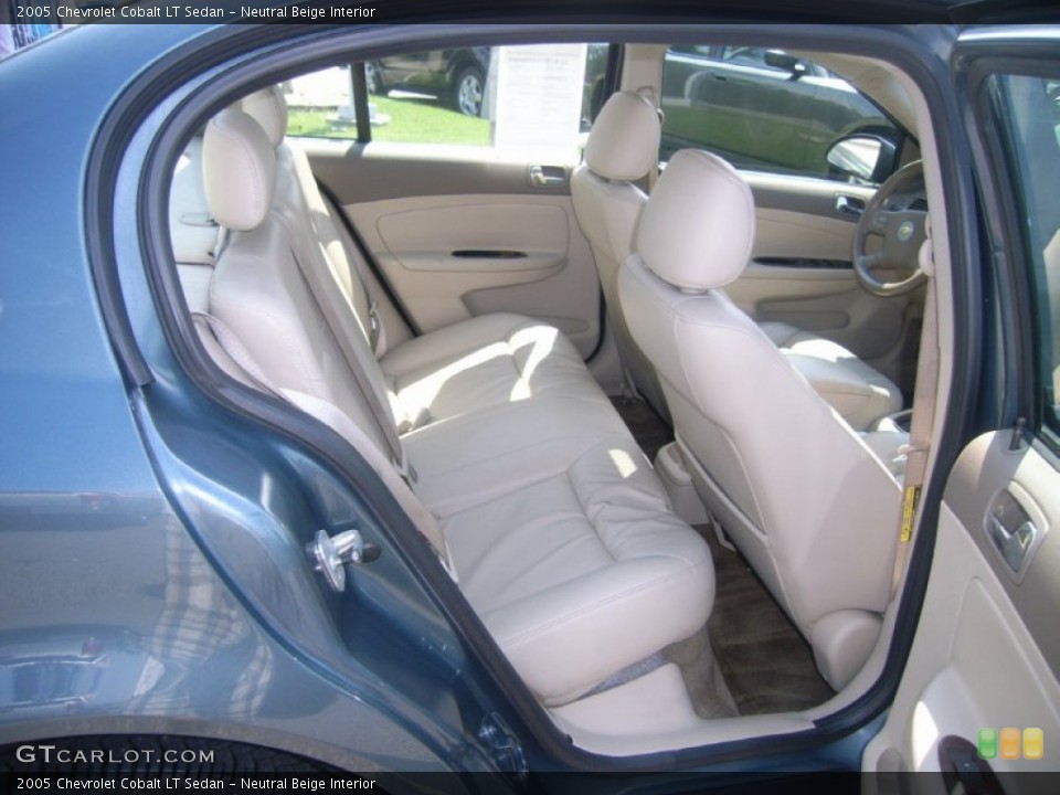 Neutral Beige Interior Photo for the 2005 Chevrolet Cobalt LT Sedan #51694720