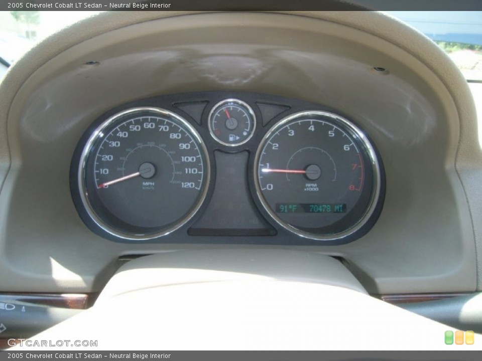 Neutral Beige Interior Gauges for the 2005 Chevrolet Cobalt LT Sedan #51694840