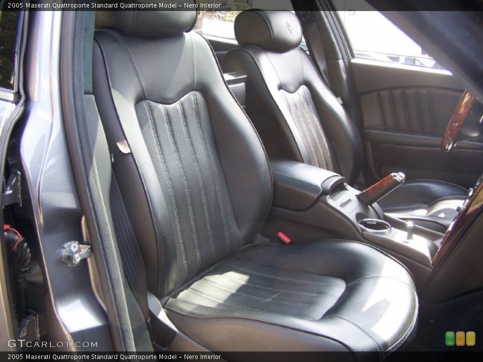 Nero Interior Photo for the 2005 Maserati Quattroporte  #51703741
