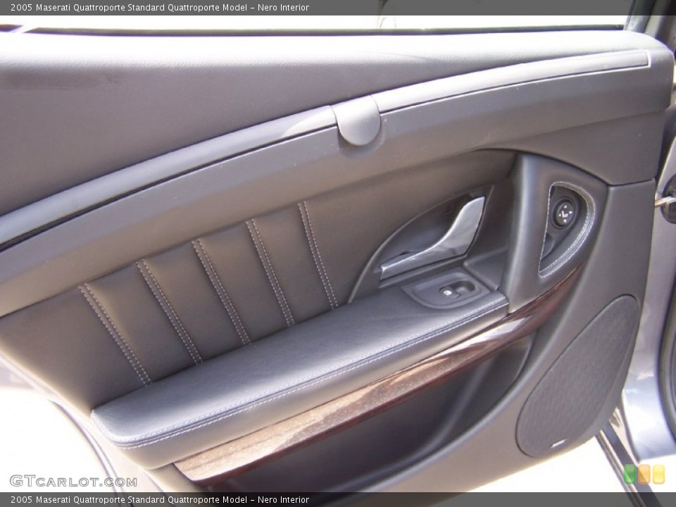 Nero Interior Door Panel for the 2005 Maserati Quattroporte  #51703807