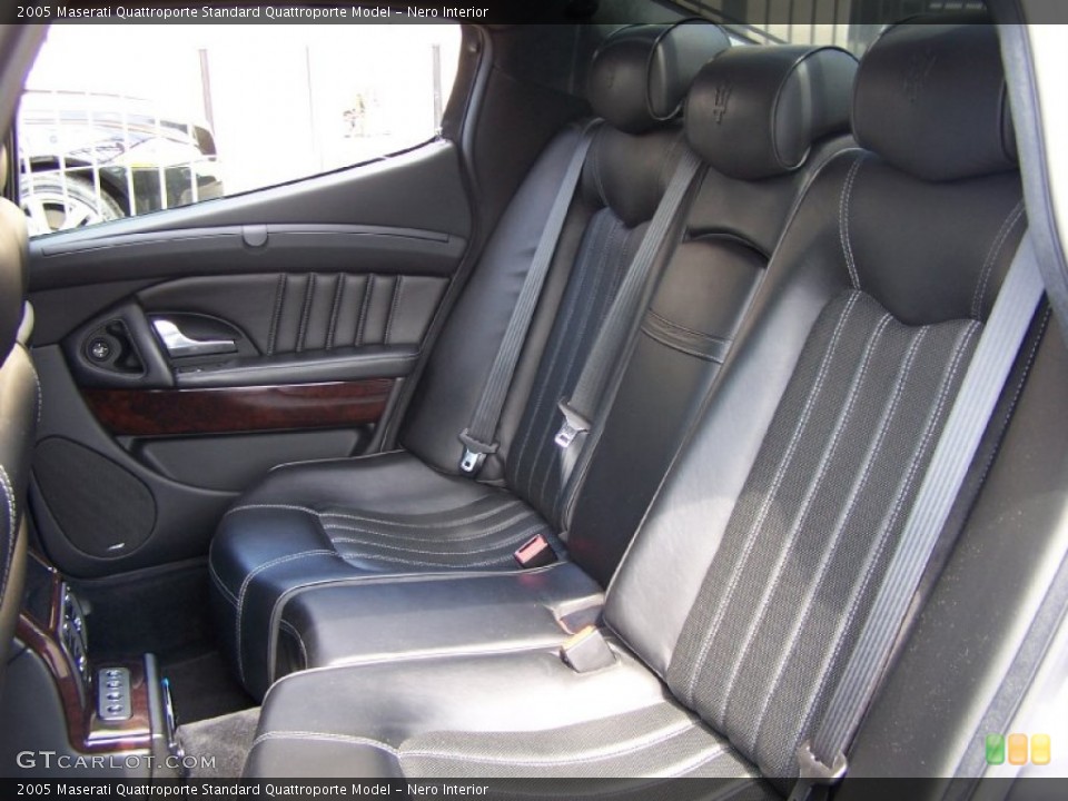 Nero Interior Photo for the 2005 Maserati Quattroporte  #51703822