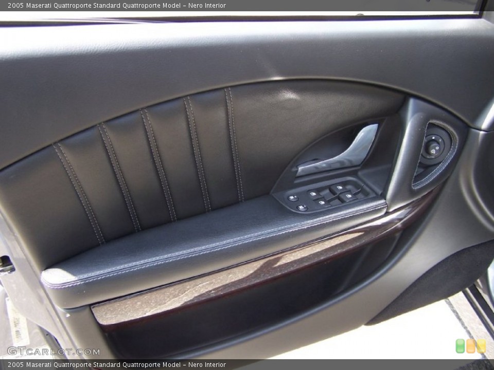 Nero Interior Door Panel for the 2005 Maserati Quattroporte  #51703840