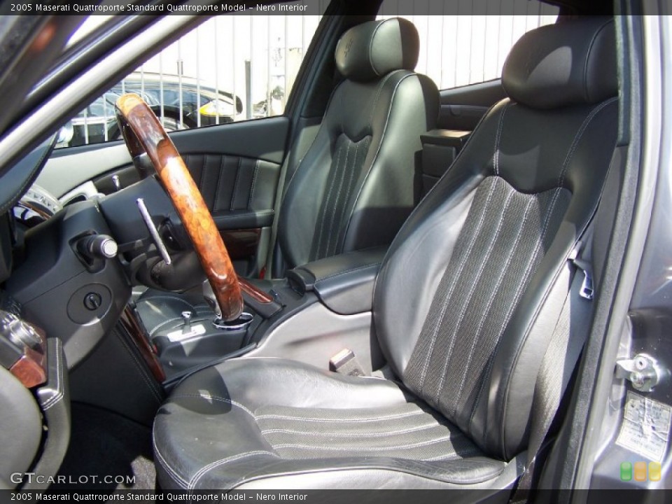 Nero Interior Photo for the 2005 Maserati Quattroporte  #51703870