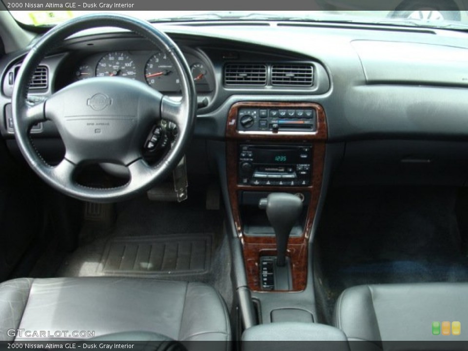 Dusk Gray Interior Dashboard for the 2000 Nissan Altima GLE #51717739