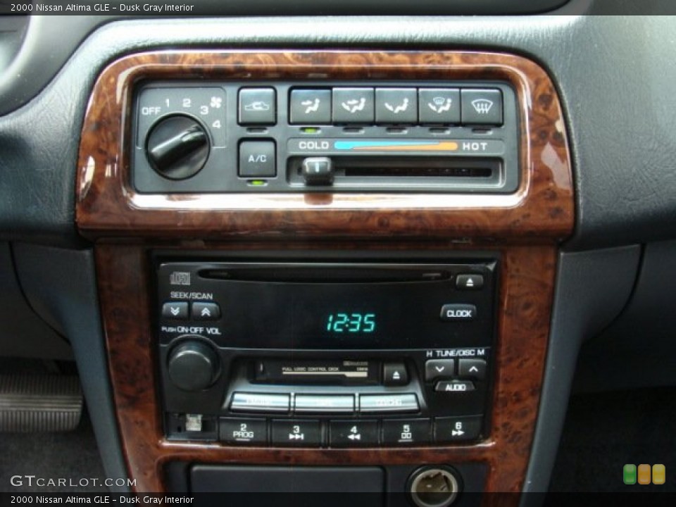 Dusk Gray Interior Controls for the 2000 Nissan Altima GLE #51717775