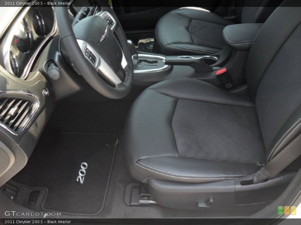 Black Interior Photo for the 2011 Chrysler 200 S #51725524