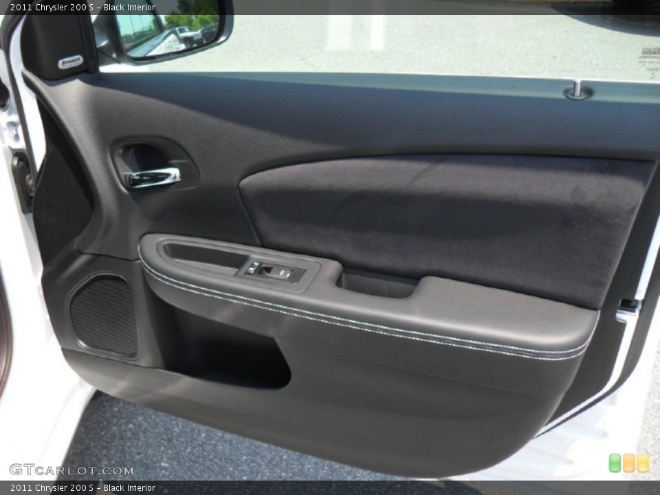 Black Interior Door Panel for the 2011 Chrysler 200 S #51725710