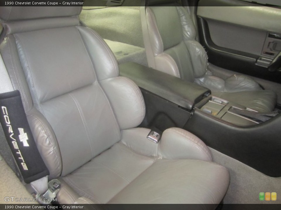 Gray Interior Photo for the 1990 Chevrolet Corvette Coupe #51737026