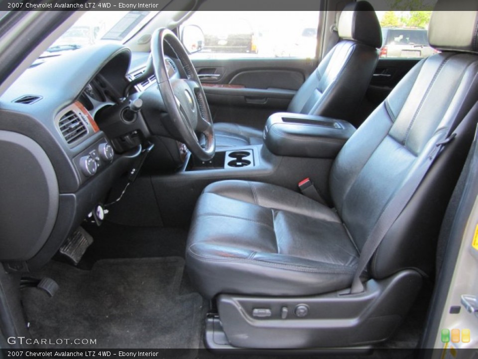 Ebony Interior Photo for the 2007 Chevrolet Avalanche LTZ 4WD #51747694