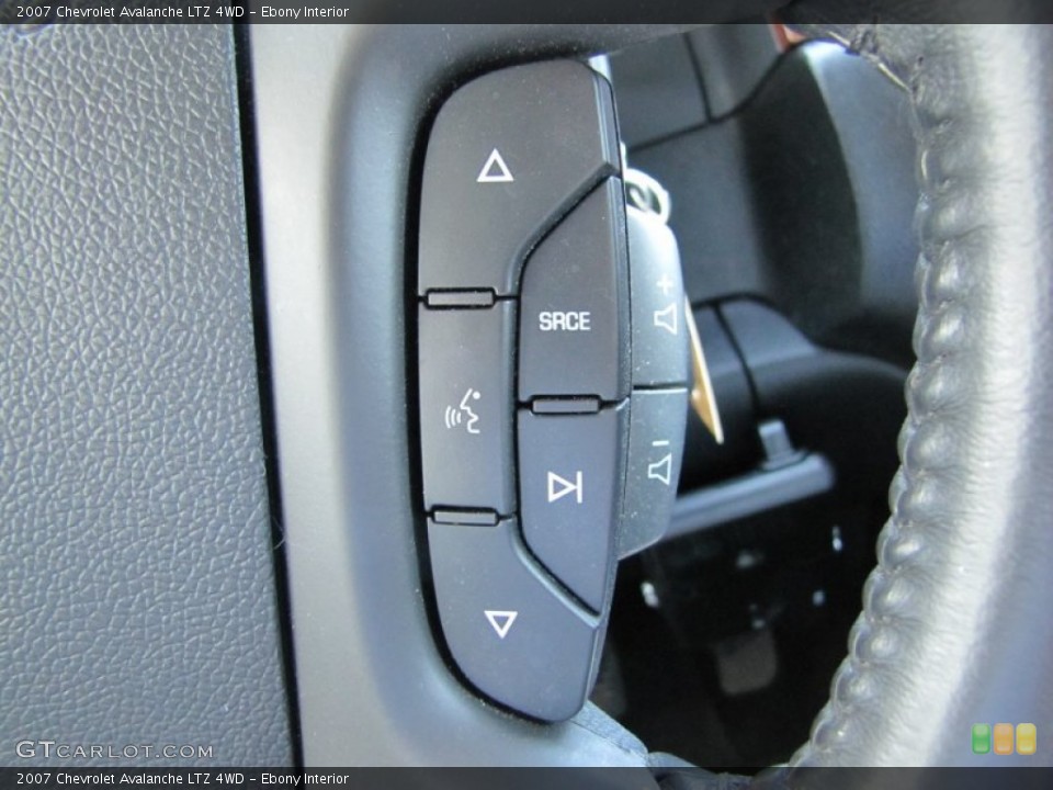 Ebony Interior Controls for the 2007 Chevrolet Avalanche LTZ 4WD #51747766