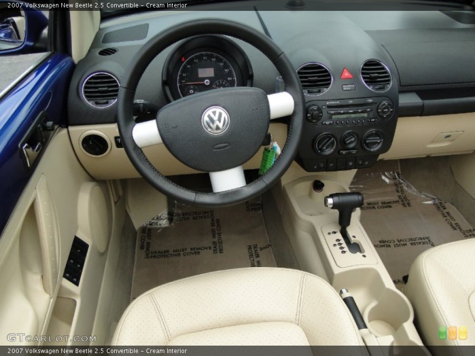 Cream Interior Dashboard for the 2007 Volkswagen New Beetle 2.5 Convertible #51754963