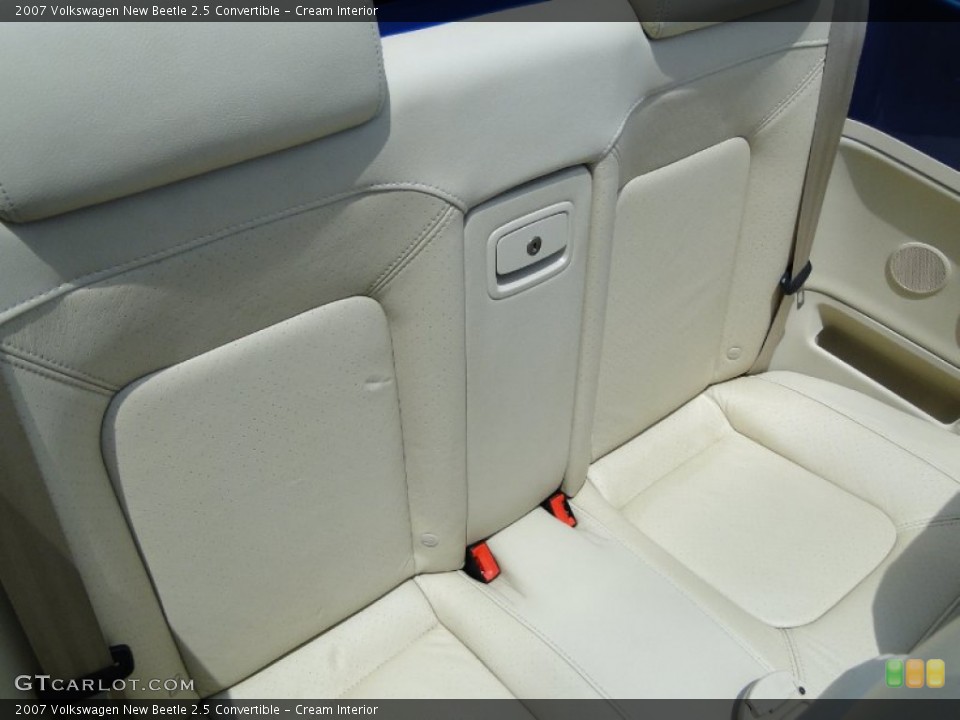 Cream Interior Photo for the 2007 Volkswagen New Beetle 2.5 Convertible #51755080