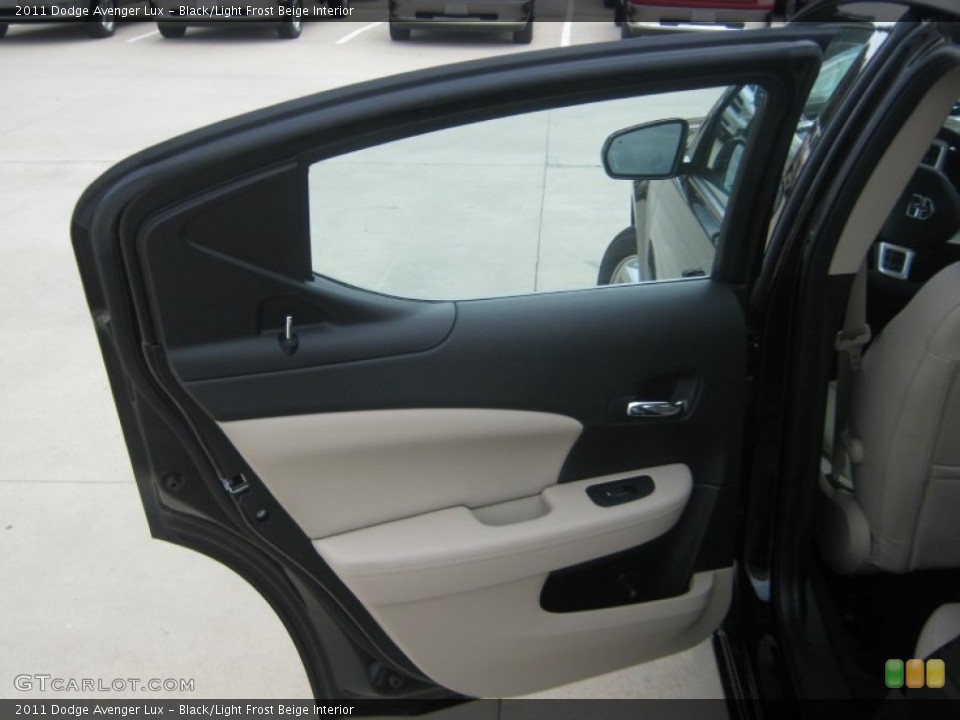 Black/Light Frost Beige Interior Door Panel for the 2011 Dodge Avenger Lux #51756082