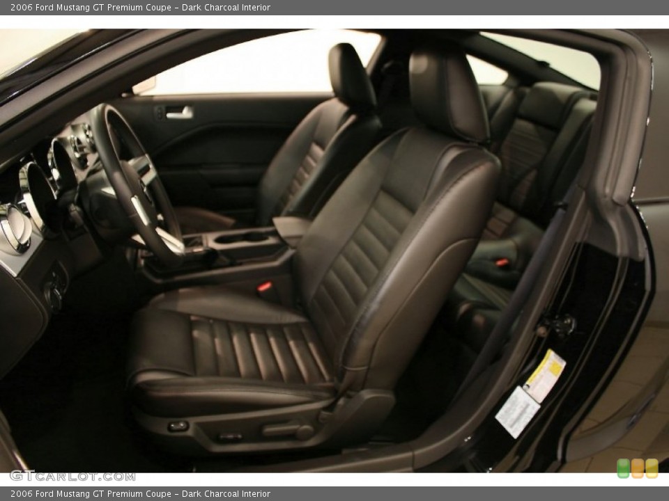 Dark Charcoal Interior Photo for the 2006 Ford Mustang GT Premium Coupe #51758965