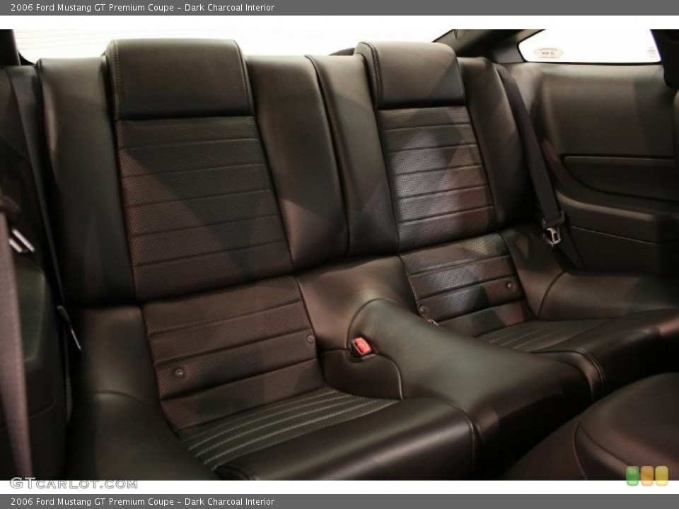 Dark Charcoal Interior Photo for the 2006 Ford Mustang GT Premium Coupe #51759070