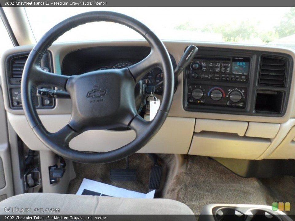 Medium Gray/Neutral Interior Dashboard for the 2002 Chevrolet Tahoe LS #51763732