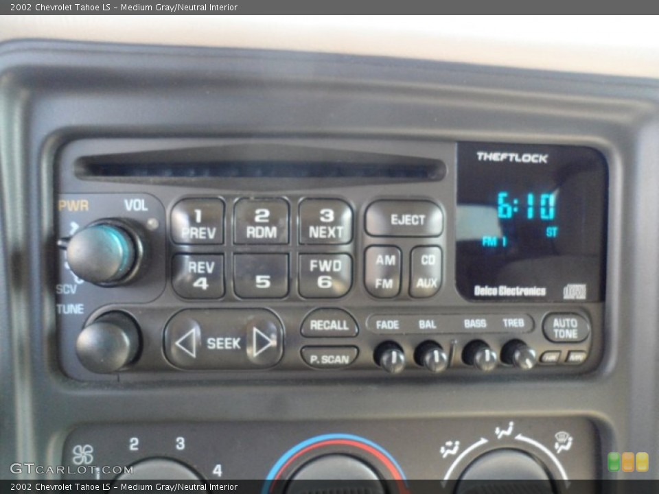 Medium Gray/Neutral Interior Controls for the 2002 Chevrolet Tahoe LS #51763780