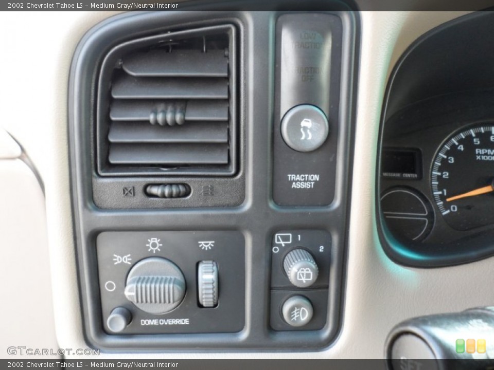 Medium Gray/Neutral Interior Controls for the 2002 Chevrolet Tahoe LS #51763888