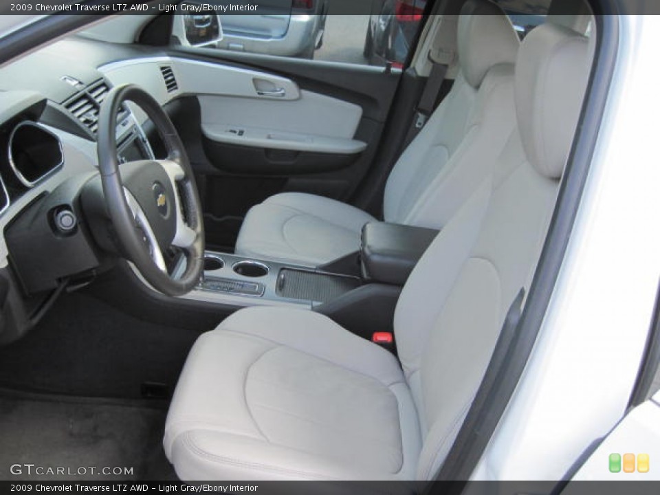Light Gray/Ebony Interior Photo for the 2009 Chevrolet Traverse LTZ AWD #51768917
