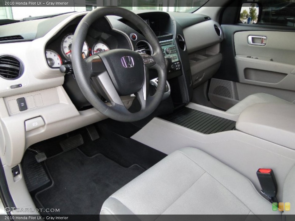 Gray Interior Photo for the 2010 Honda Pilot LX #51775141