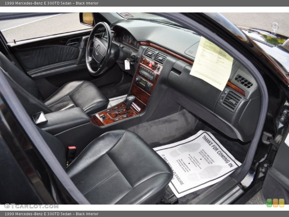 Black Interior Photo for the 1999 Mercedes-Benz E 300TD Sedan #51785711