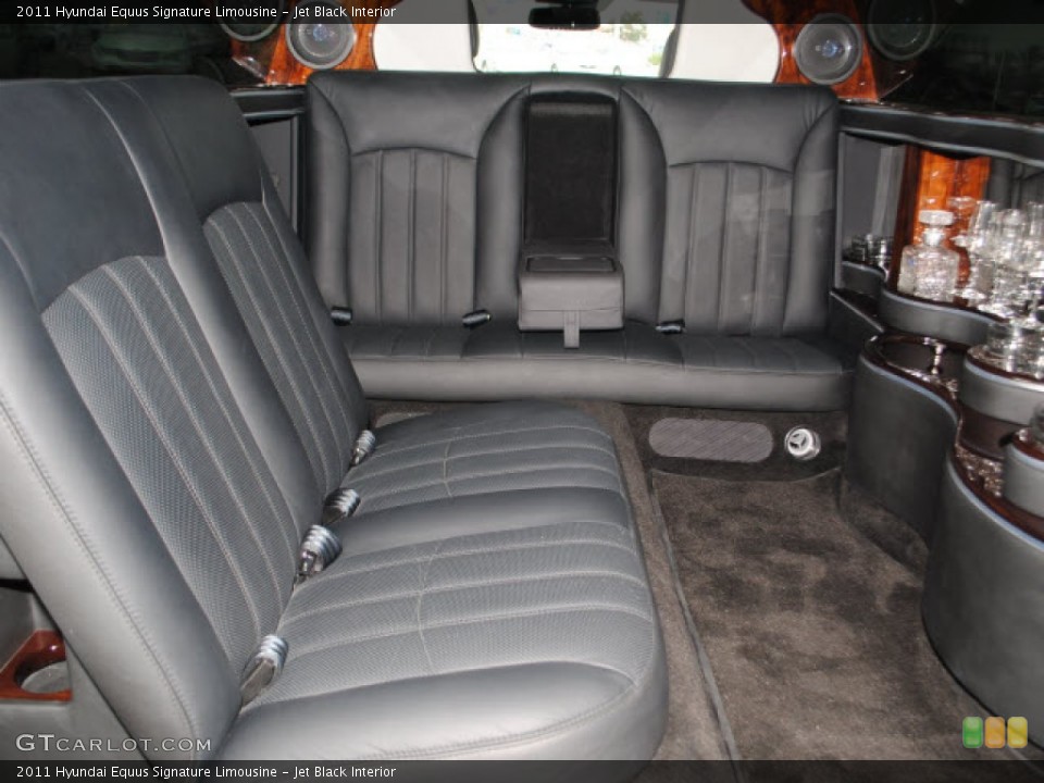 Jet Black Interior Photo for the 2011 Hyundai Equus Signature Limousine #51796658