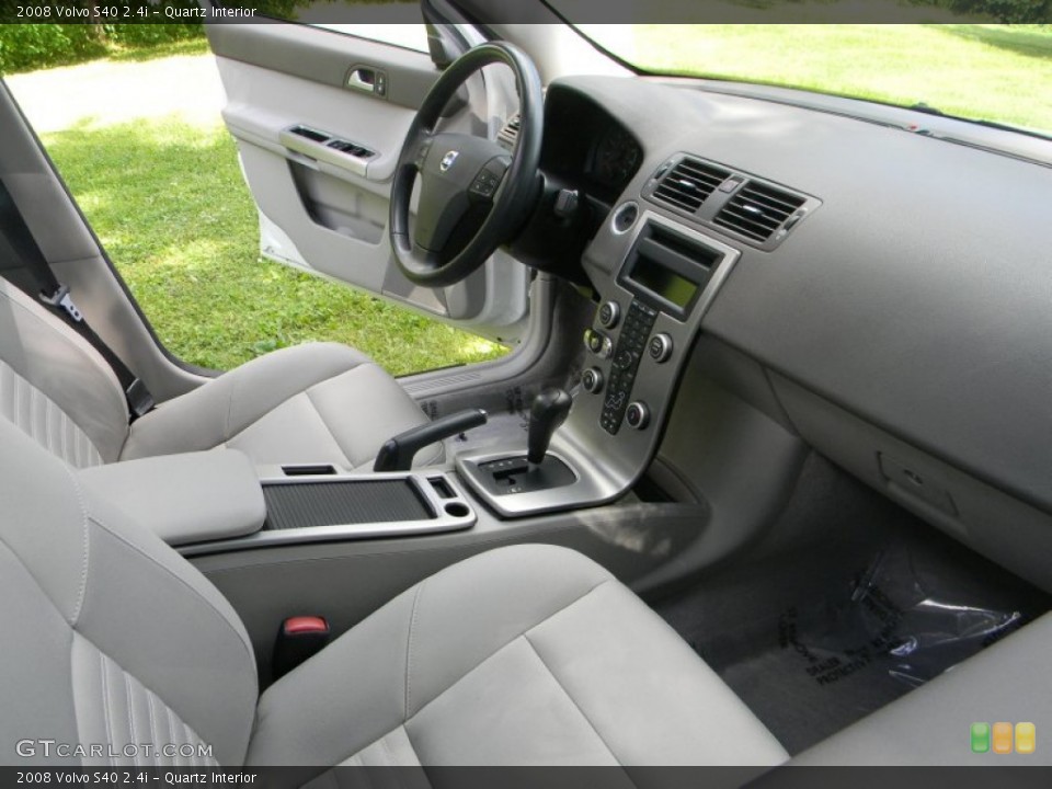 Quartz Interior Photo for the 2008 Volvo S40 2.4i #51799040