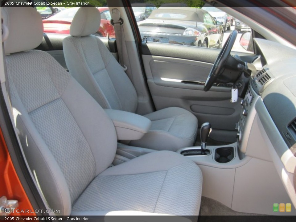 Gray Interior Photo for the 2005 Chevrolet Cobalt LS Sedan #51805892
