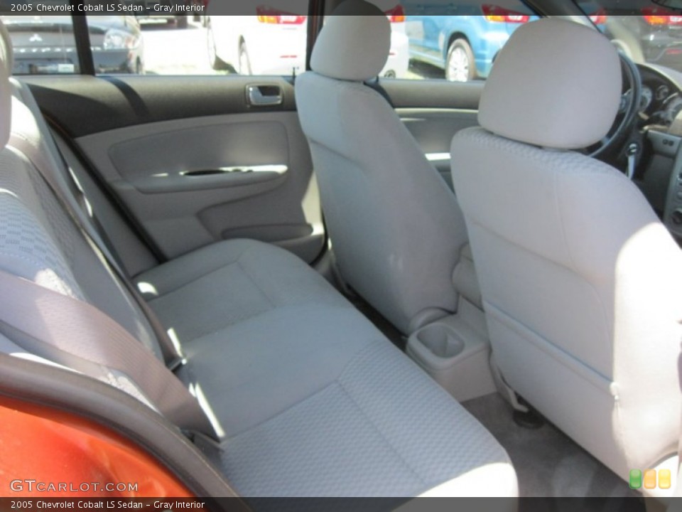 Gray Interior Photo for the 2005 Chevrolet Cobalt LS Sedan #51805907