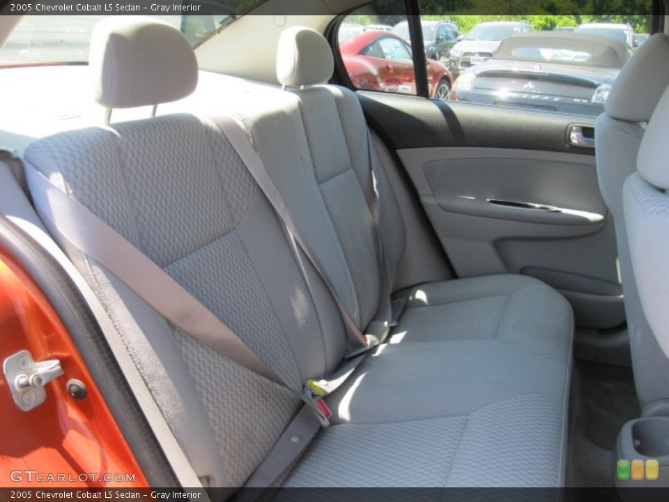 Gray Interior Photo for the 2005 Chevrolet Cobalt LS Sedan #51805919