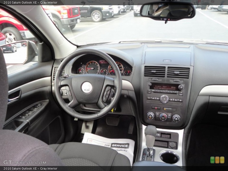 Gray Interior Photo for the 2010 Saturn Outlook XE #51829765