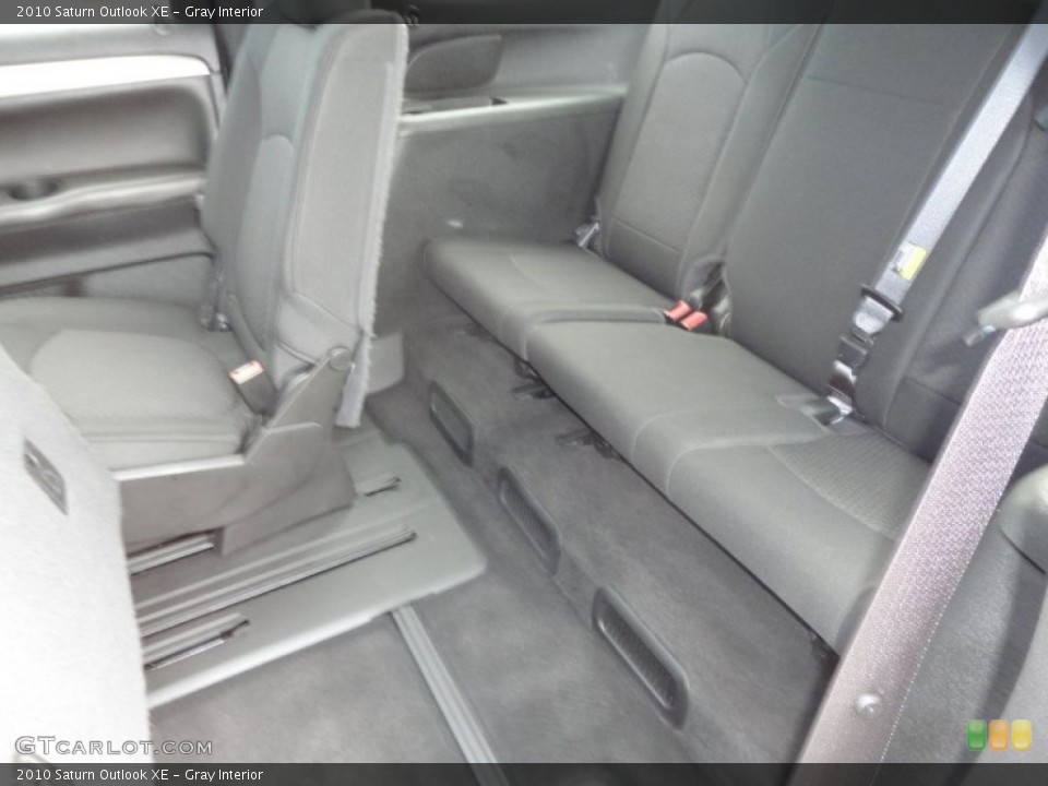 Gray Interior Photo for the 2010 Saturn Outlook XE #51829894