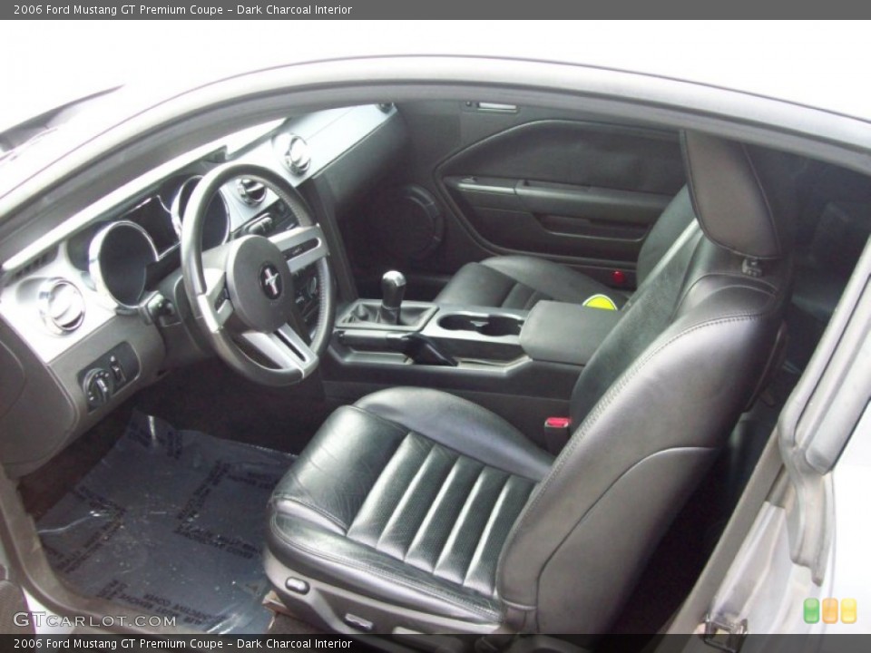 Dark Charcoal Interior Photo for the 2006 Ford Mustang GT Premium Coupe #51830113