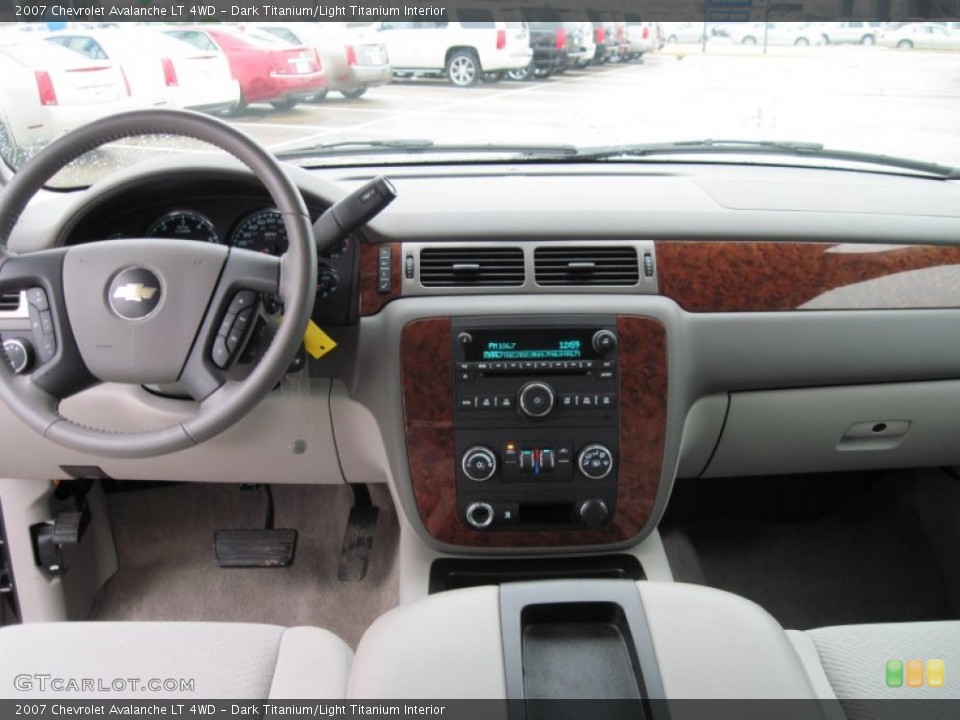 Dark Titanium/Light Titanium Interior Dashboard for the 2007 Chevrolet Avalanche LT 4WD #51832528