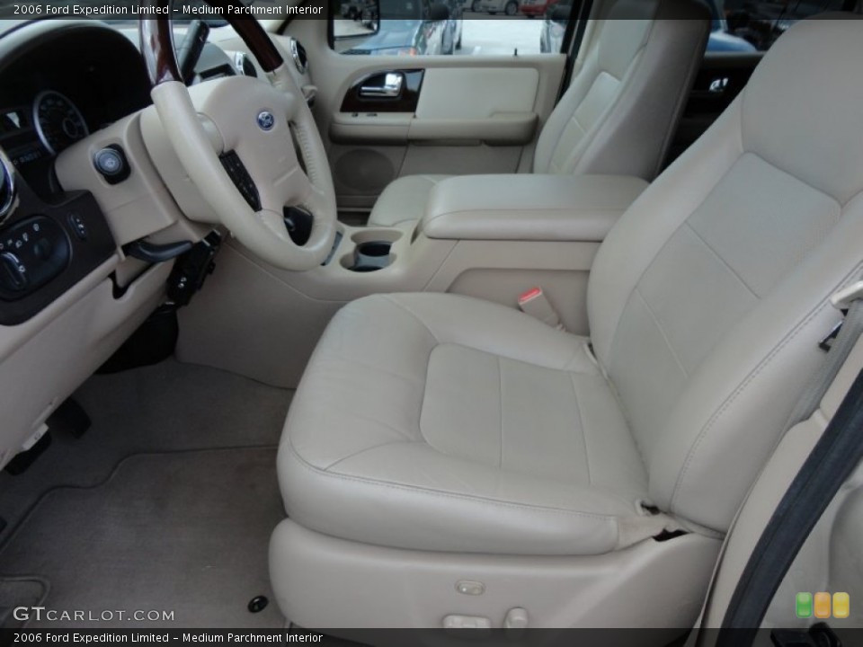 Medium Parchment Interior Photo for the 2006 Ford Expedition Limited #51834472