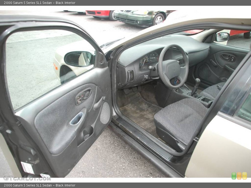 Black Interior Photo for the 2000 Saturn S Series SL1 Sedan #51837190