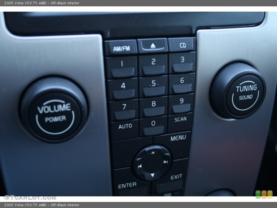 Off-Black Interior Controls for the 2005 Volvo V50 T5 AWD #51841984