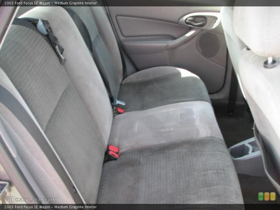 Medium Graphite Interior Photo for the 2003 Ford Focus SE Wagon #51845917