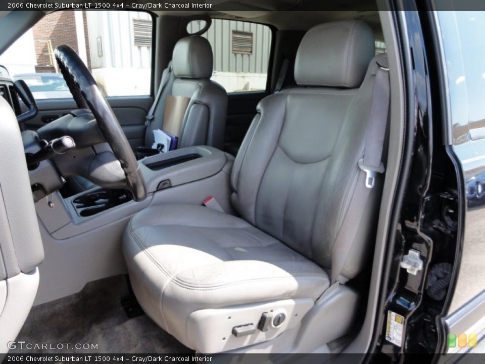Gray/Dark Charcoal Interior Photo for the 2006 Chevrolet Suburban LT 1500 4x4 #51848840