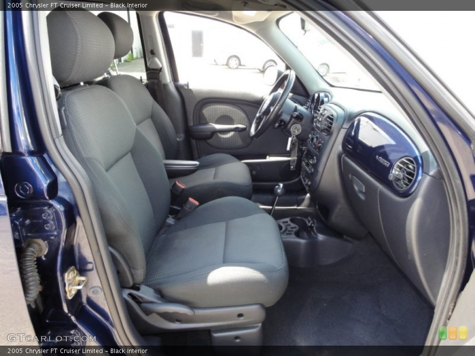 Black Interior Photo for the 2005 Chrysler PT Cruiser Limited #51849656